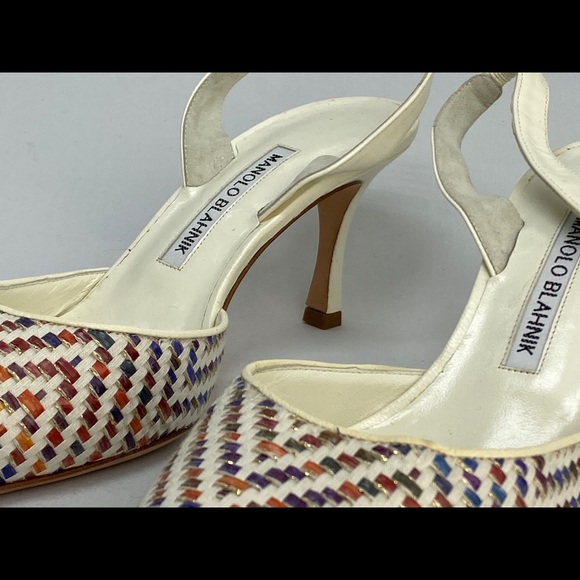 MANOLO BLAHNIK
Carolyne Raffia Slingbacks Rainbow - Picture 5 of 11